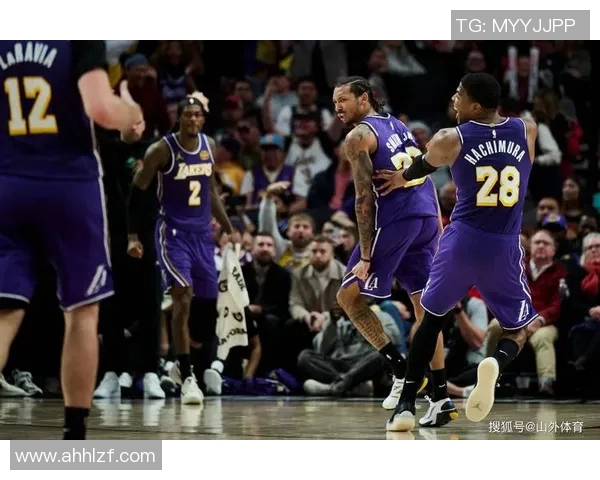 湖人季后赛对决太阳队的精彩瞬间与战术分析